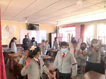 Horario de invierno se sigue aplicando en las escuelas