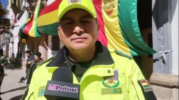 Choque deja a dos vehículos y una casa con daños en Uyuni