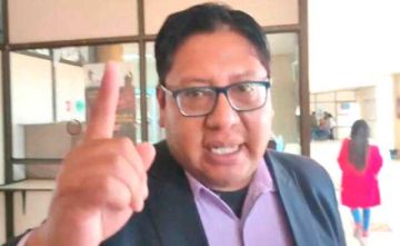 Presidente del Concejo accede a medidas sustitutivas y denuncia un "complot"