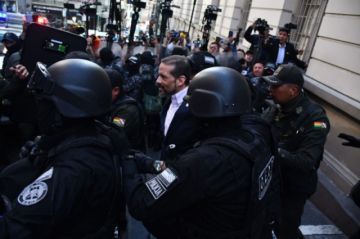 Al salir de la audiencia, ambos estaban con resguardo policial