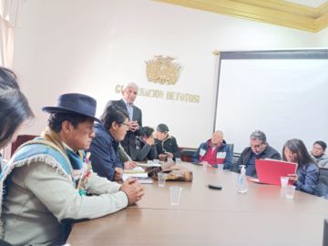 Reportan que el alcalde se niega a asistir a reunión para resolver crisis por las entradas de Ch'utillos 