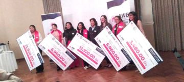 AWE Potosí gradúa a 34 mujeres emprendedoras y premia a cinco