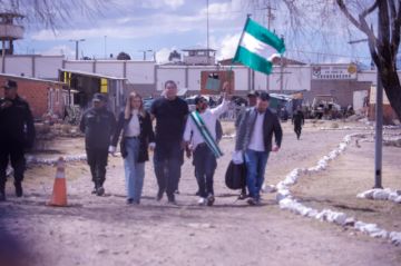 Luis Fernando Camacho abandona la cárcel de Chonchocoro