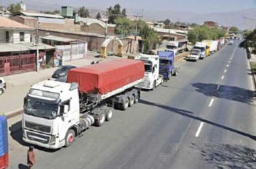 El transporte sufre por diésel e insiste en liberar las importaciones