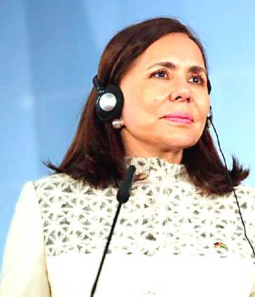 Longaric quiere volver al país; tiene 4 procesos