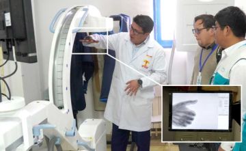 Entregan "Arco en C" al hospital Bracamonte