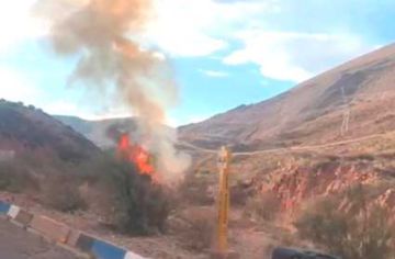 Incendio forestan entre Tarapaya y Totoro alarmó a los pobladores y conductores