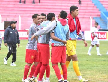 Nacional pierde y se hunde en el fondo de la tabla