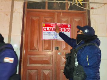 Intendencia cierra tres lenocinios y un local en la ciudad de Potosí 
