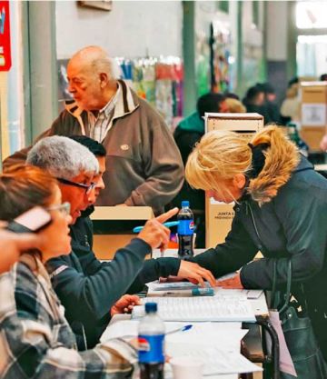 El peronismo aplasta al partido de Milei en elecciones provinciales