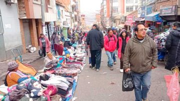 Comercio informal muestra su magnitud en día de restricción