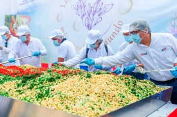 Perú logra el récord mundial de la ensalada de tarwi 