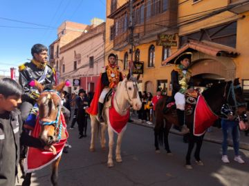 Potosí vive el Desfile de Presidentes por el Bicentenario de Bolivia