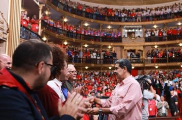 Maduro convoca a las bases del chavismo a preparar la «lucha armada» en caso de «agresión»