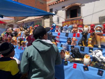 Alcaldía impulsa actividades culturales como la Alasita de San Juan