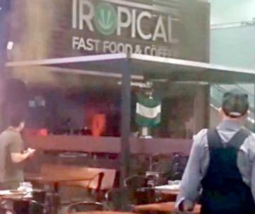 Susto en Viru Viru por un incendio en un restorán
