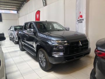 Vehículos nuevos están disponibles en SAS Motors.