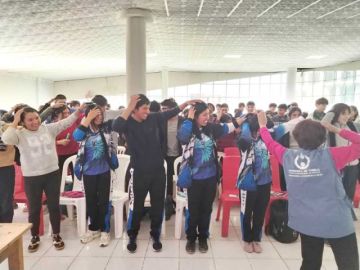 Difunden acerca de los derechos humanos con adolescentes en Betanzos