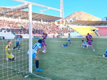El jugador de Real Potosí, Vladimir Castellón, anotó el gol del empate.