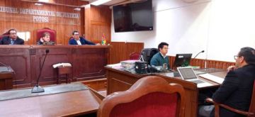 Suspenden la audiencia del gobernador Jhonny Mamani