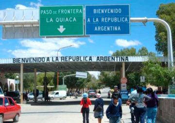 Cívicos de Villazón levantan bloqueo del puente internacional hacia Argentina