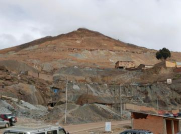 Gobierno afirma que cierre de bocaminas en el Cerro Rico de Potosí supera el 73%