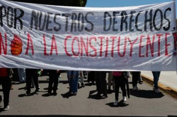 Un fallecido, 12 militares heridos, «represión» y «emboscadas» en protestas de Ecuador