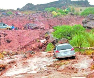 Emiten alerta naranja  y advierten crecida de  ríos en 80 municipios 