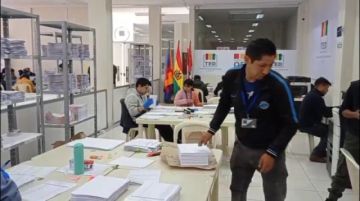 El TSE Potosí imprime las listas indice de ciudadanos habilitadospara las elecciones del 19 de octubre