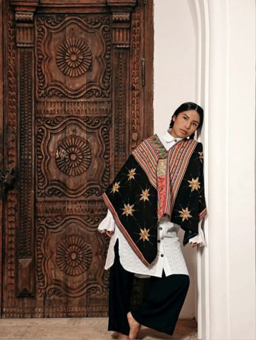 PRODUCCIÓN. Las imágenes oficiales de Vogue compartidas por Sacaca en sus redes. Foto: RRSS