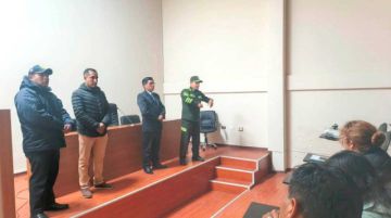 Policía y vecinos se unen para frenar consumo de alcohol en zonas de Potosí
