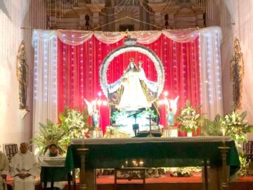 La Virgen del Santísimo Rosario vive tradicional procesión en Potosí
