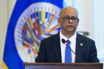 La OEA felicita a Paz por su victoria electoral en Bolivia y le ofrece trabajar juntos