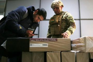 Bolivia elige este domingo al presidente que afrontará la crisis del combustible y dólares