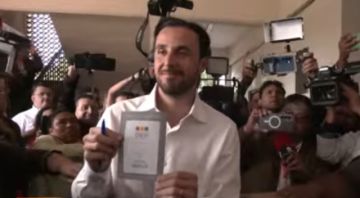 JP Velasco, el primer candidato en emitir su voto en el balotaje