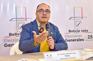El TSE desmiente comunicado falso que prohibía el uso de celulares y cámaras durante la votación