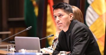 Andrónico atribuye avance de la derecha a la división y errores del oficialismo