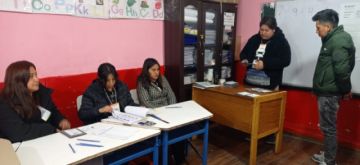Comienza el conteo de votos tras cierre de mesas en recintos en Potosí