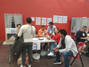 Bolivianos votan en España a favor de un cambio político contra la corrupción y la crisis