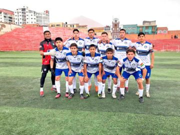 El plantel de Highland Players.