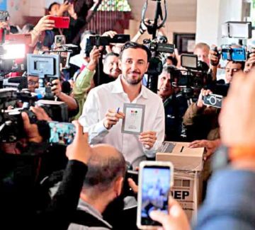 Velasco: “Hoy Bolivia puede dar un giro de 180 grados”