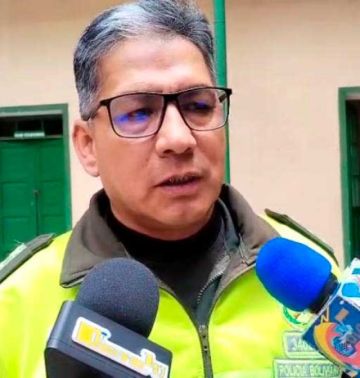 Brigadas cruzaron ríos y  salar totalmente anegado