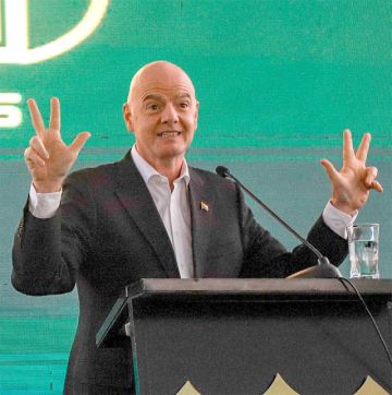 Infantino promete  “traer un Mundial”  a Bolivia 