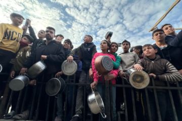 Los gazatíes racionan la comida que reciben ante el temor de que se rompa el alto al fuego