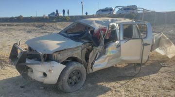  Vuelco de camioneta oficial deja tres heridos y un cóndor rescatado 