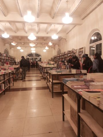 Son los últimos días de la feria del libro en el salón de exposiciones IV Centenario