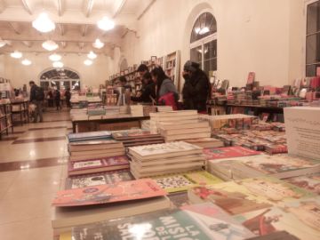 Son los últimos días de la feria del libro en el salón de exposiciones IV Centenario