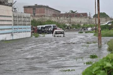 El primer ministro de Jamaica declara al país como «zona catastrófica» tras el impacto del huracán Melissa
