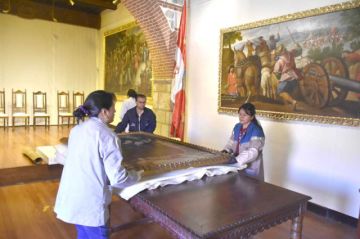 Dos cuadros coloniales vuelven a su casa en el Templo de San Martín