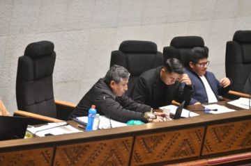 Llueven insultos a Choquehuanca en la Asamblea; le llaman “flojonazo” y exigen que pida perdón